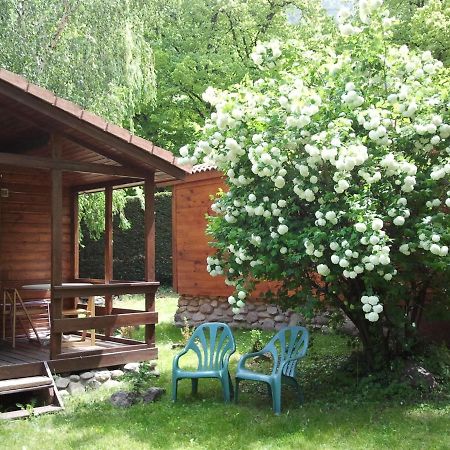 Les Chalets Quazemi A Casteil 外观 照片