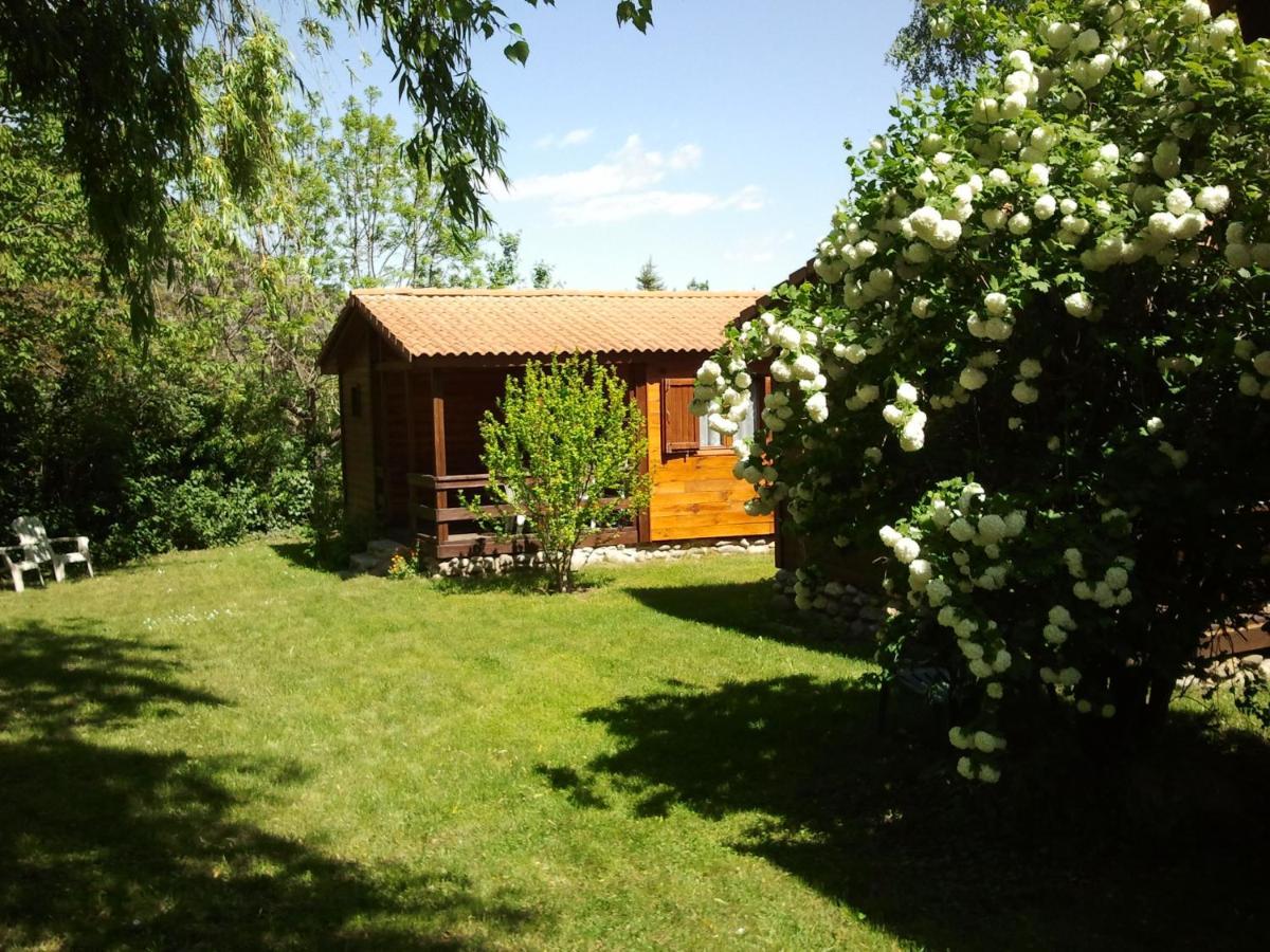 Les Chalets Quazemi A Casteil 外观 照片