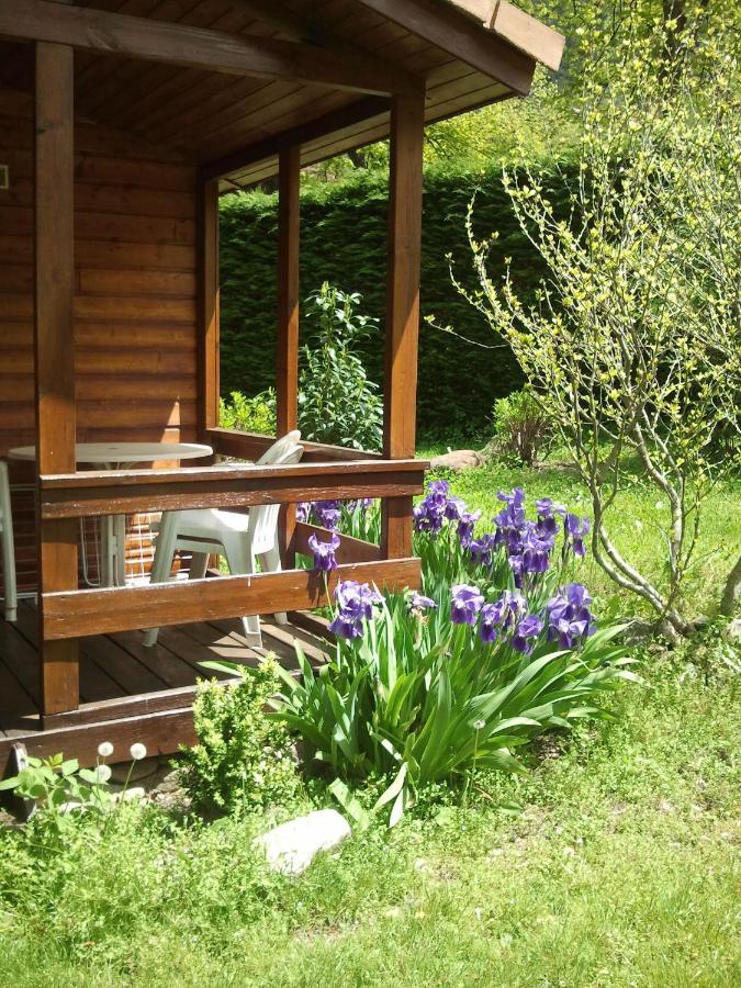 Les Chalets Quazemi A Casteil 外观 照片